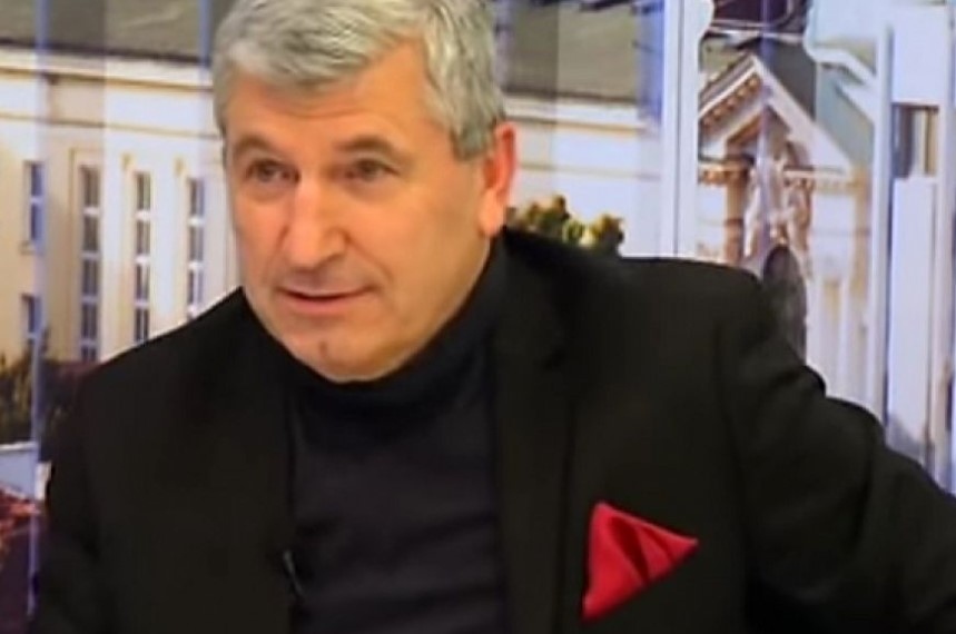 Тази тема с посредниците започна да дотяга като куха но